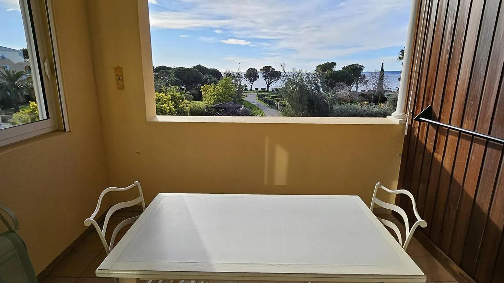 T2 Avec Piscine, Vue Mer, Parking, A 200M De La Plage - Fr-1-768-70 La Garonnette-Plage